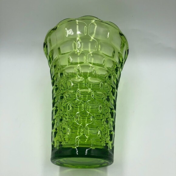 Vintage Green Glass Textured Scalloped Edge Flower Floral Tabletop Vase - Picture 9 of 12